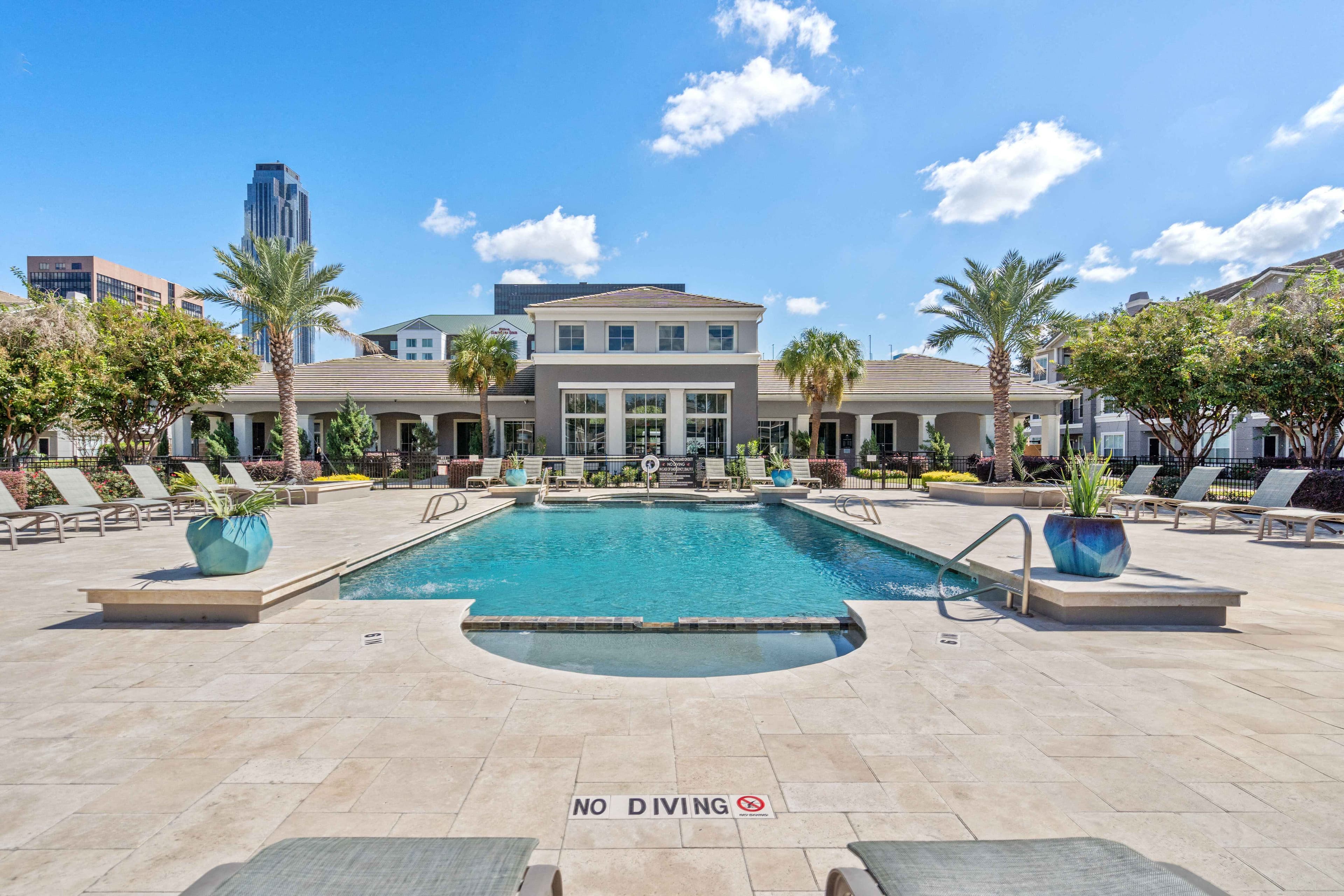 Gables Metropolitan Uptown apartments